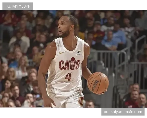 埃文·莫布里高效内线防守拉开球队防守端差距