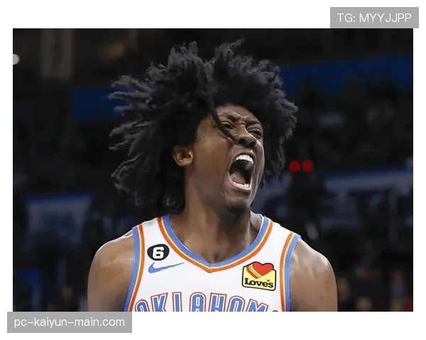 杰伦·威廉姆斯加强挡拆制造错位，三分效率超上季